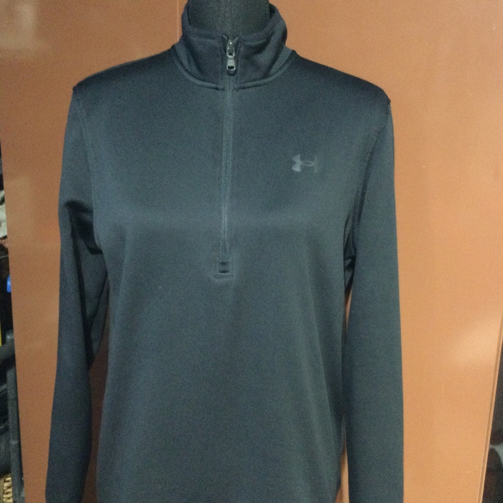 Under Armour: Black 1/2 zip jacket Size: Small